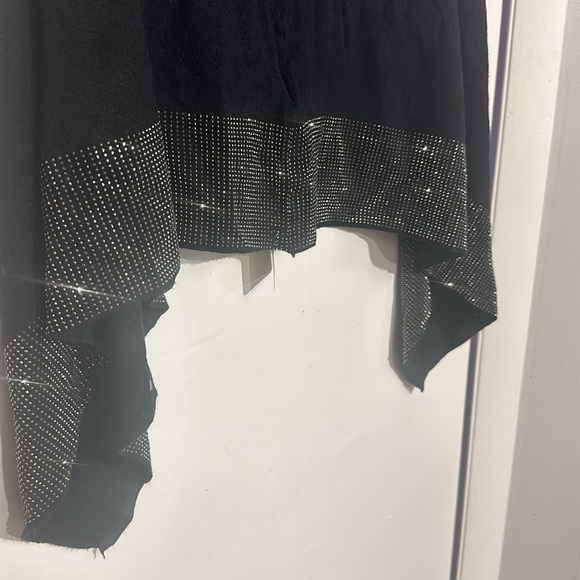 NWT. Woman’s La Fiorentina Embellished Poncho. One size. - Picture 4 of 7